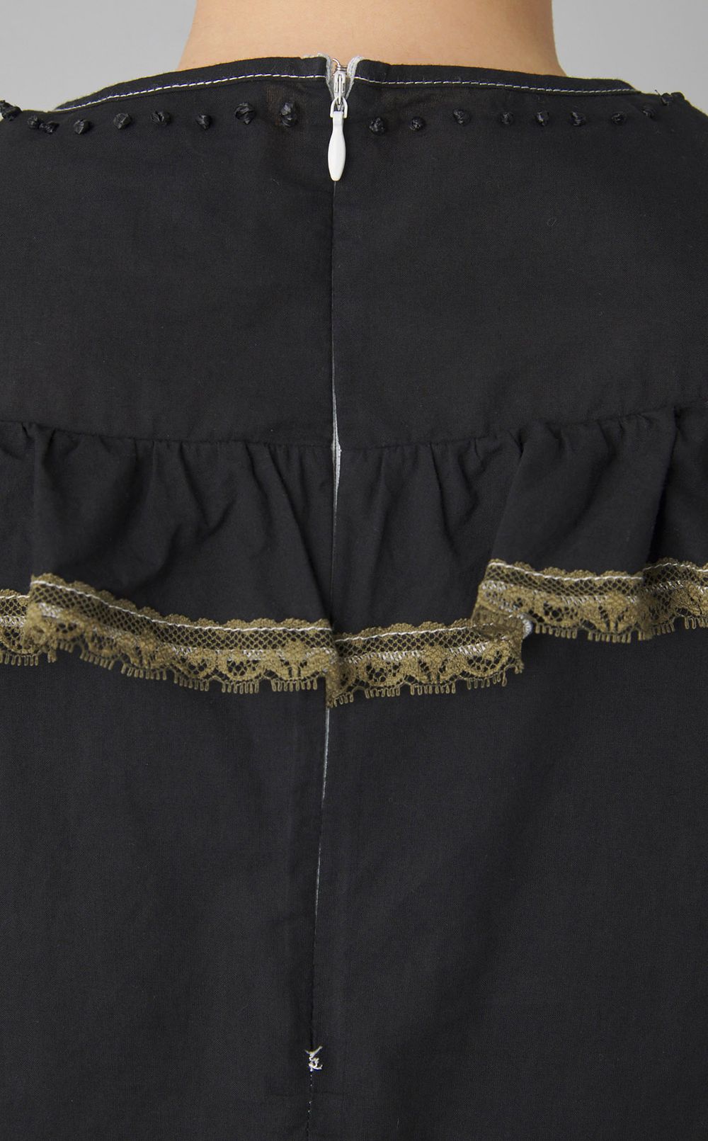 【reADdress】フリルレースプルオーバーブラウス