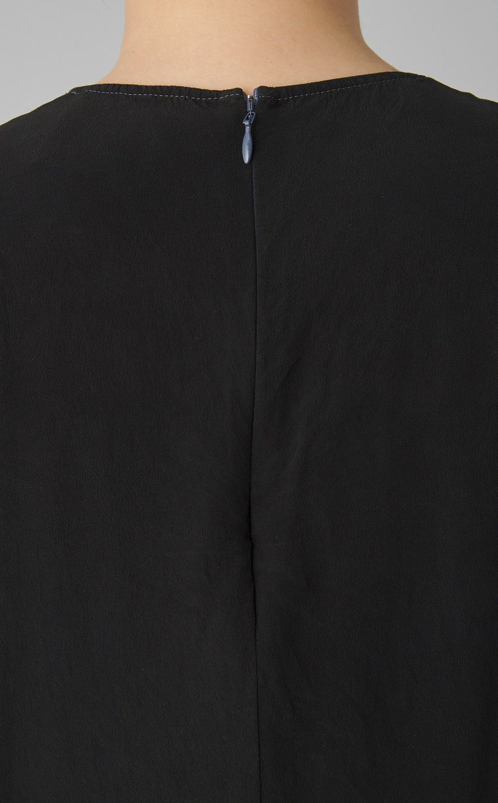 【reADdress】クルーネックブラウス