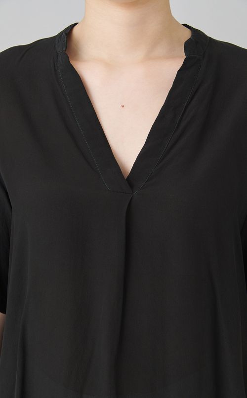 【reADdress】シルクVネックブラウス