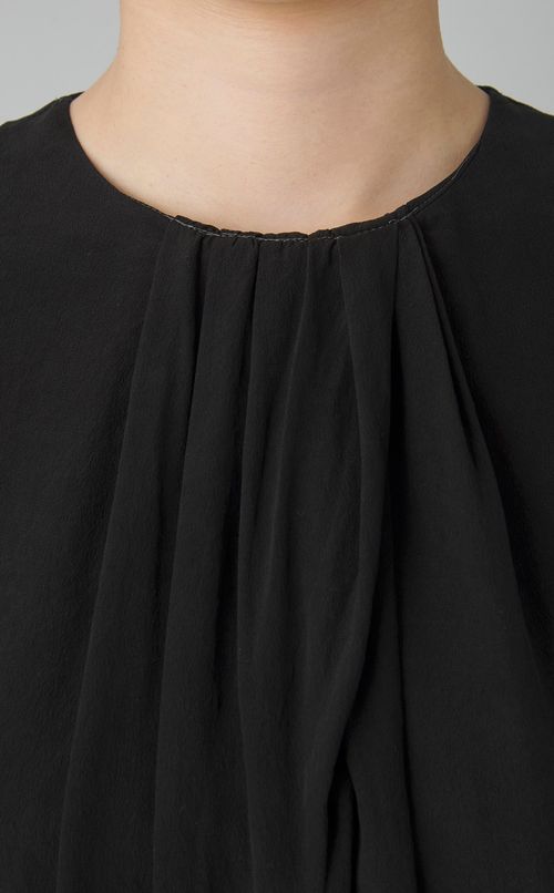 【reADdress】クルーネックブラウス