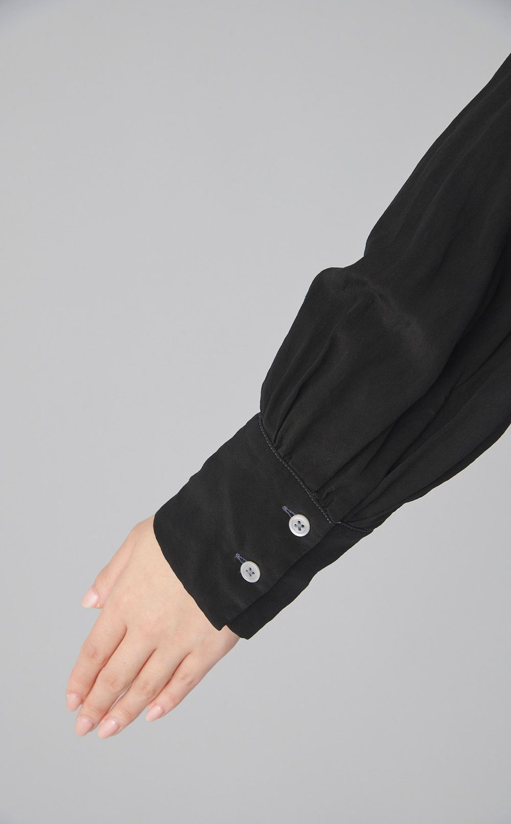 【reADdress】クルーネックブラウス