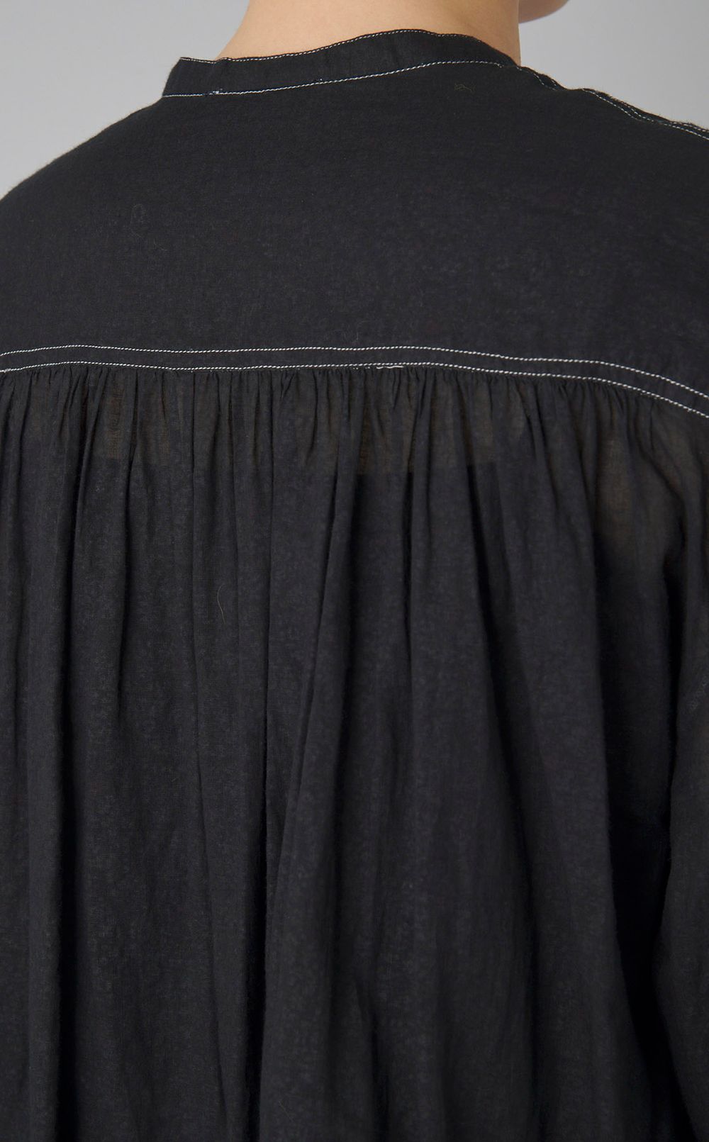 【reADdress】スタンドカラーギャザーブラウス