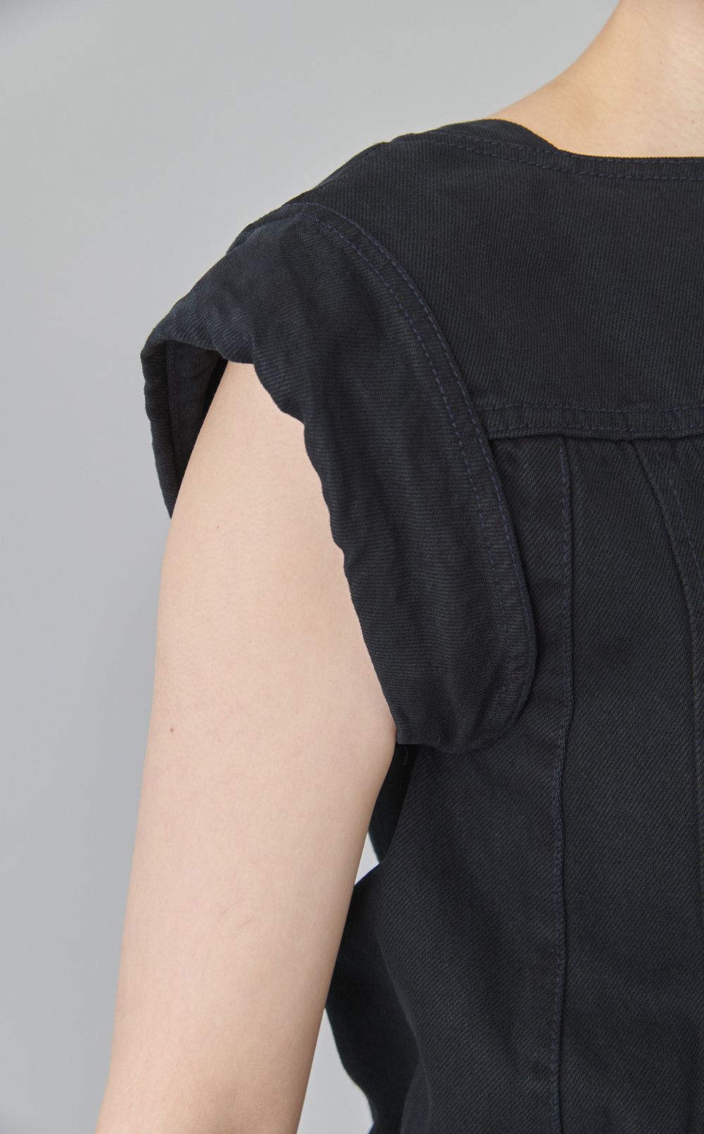 【reADdress】ウォッシュドデニムクロップドブラウス