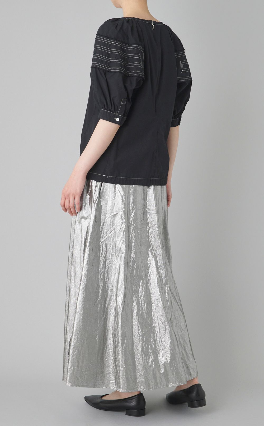 【reADdress】パフスリーブVネックブラウス