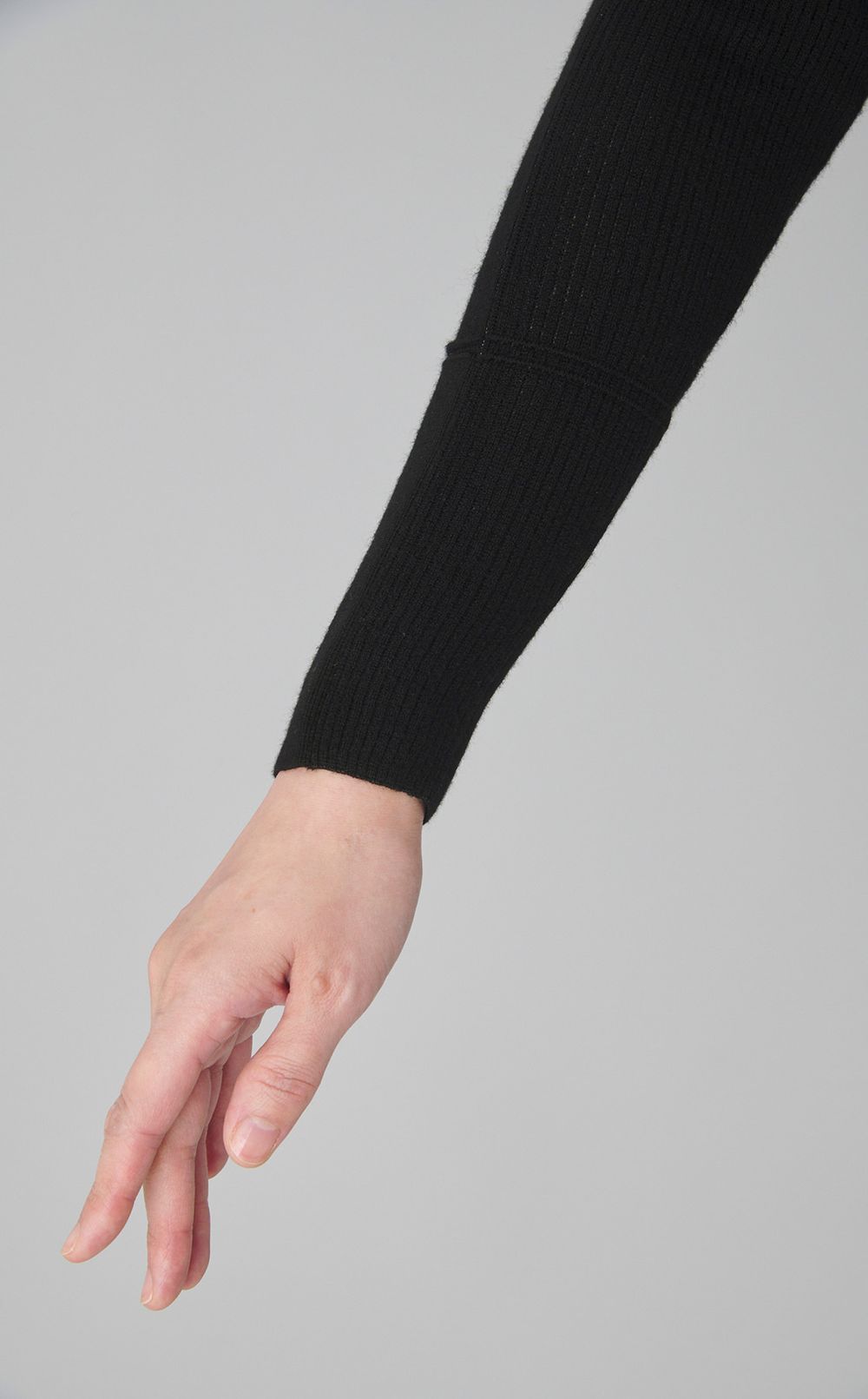 【reADdress】ウールVネックハイゲージニット