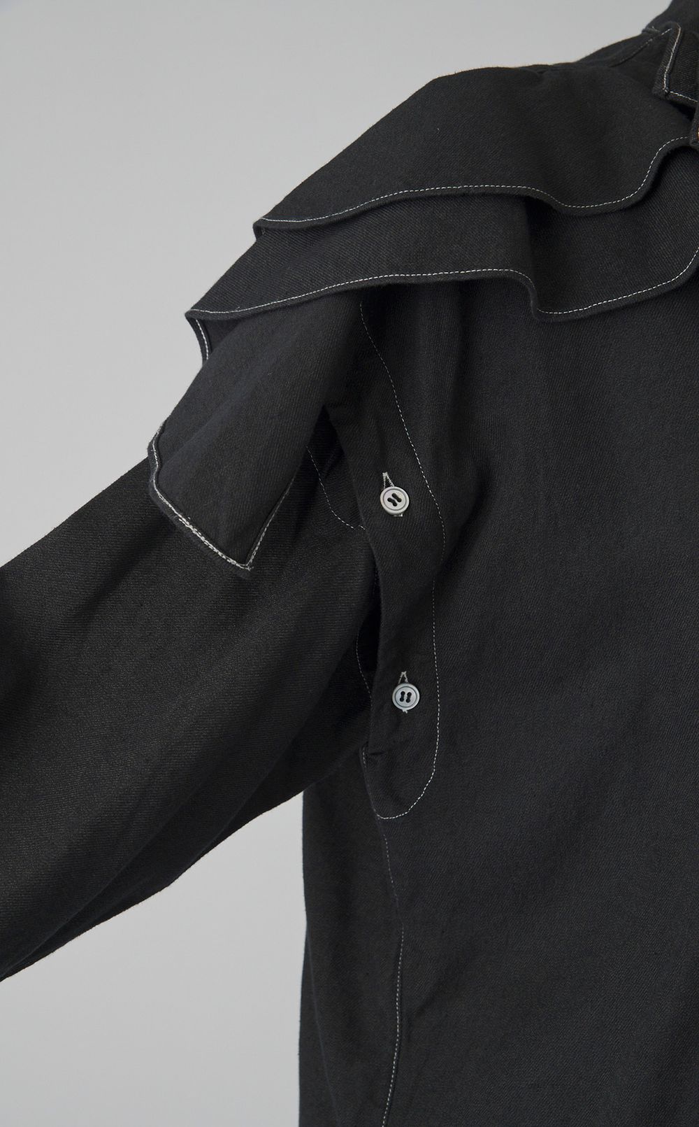 【reADdress】ショルダーフリルブラウス