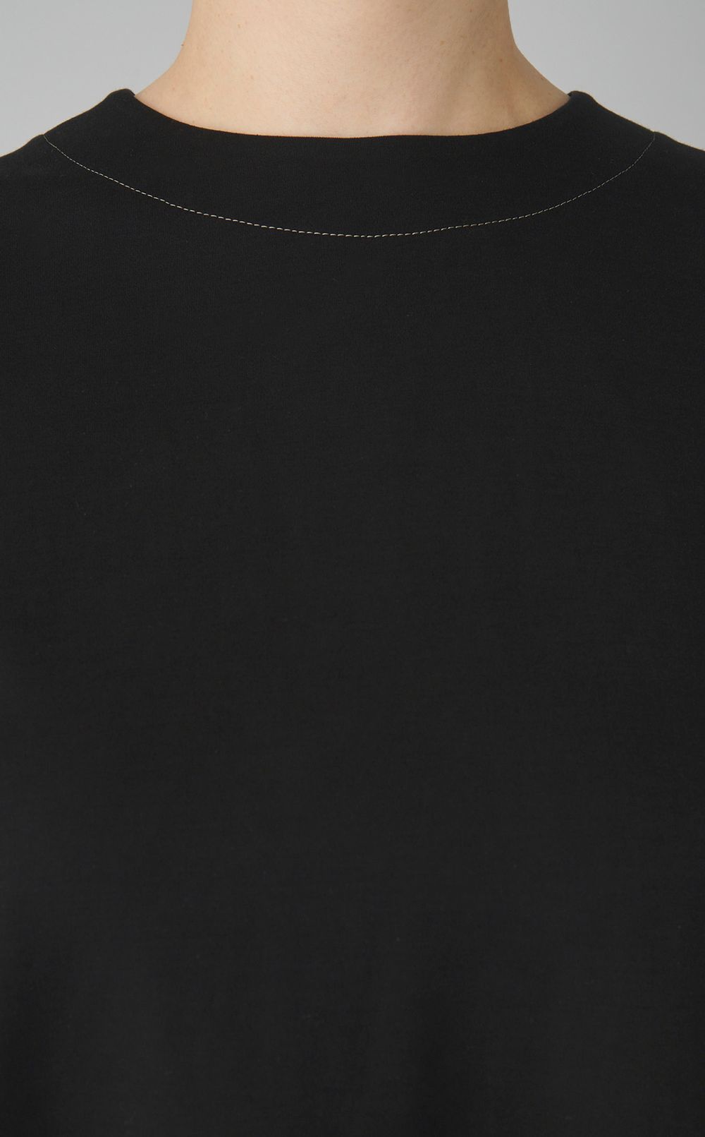 【reADdress】スリーブレスカットプルオーバー