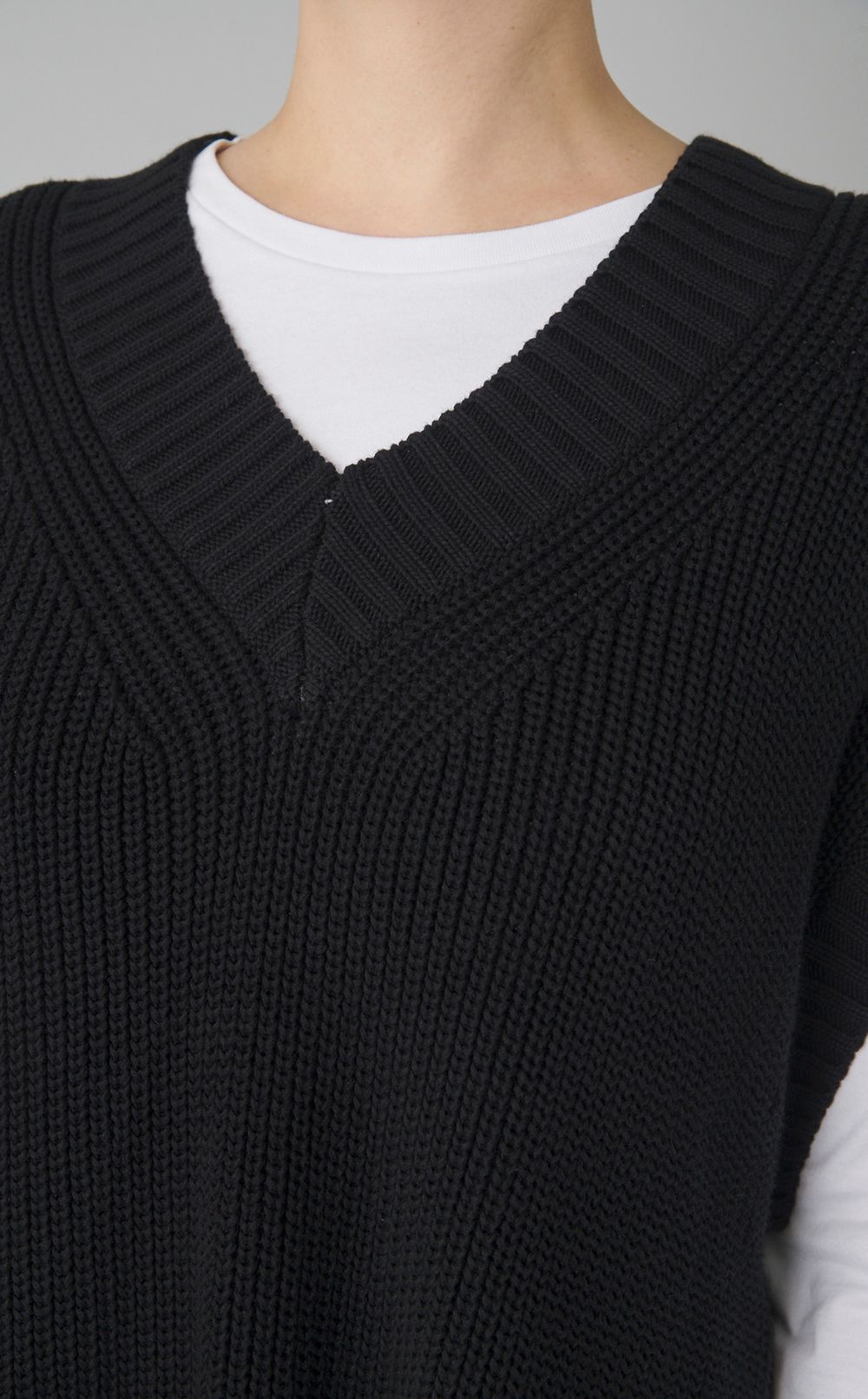 【reADdress】コットンVネックニットベスト