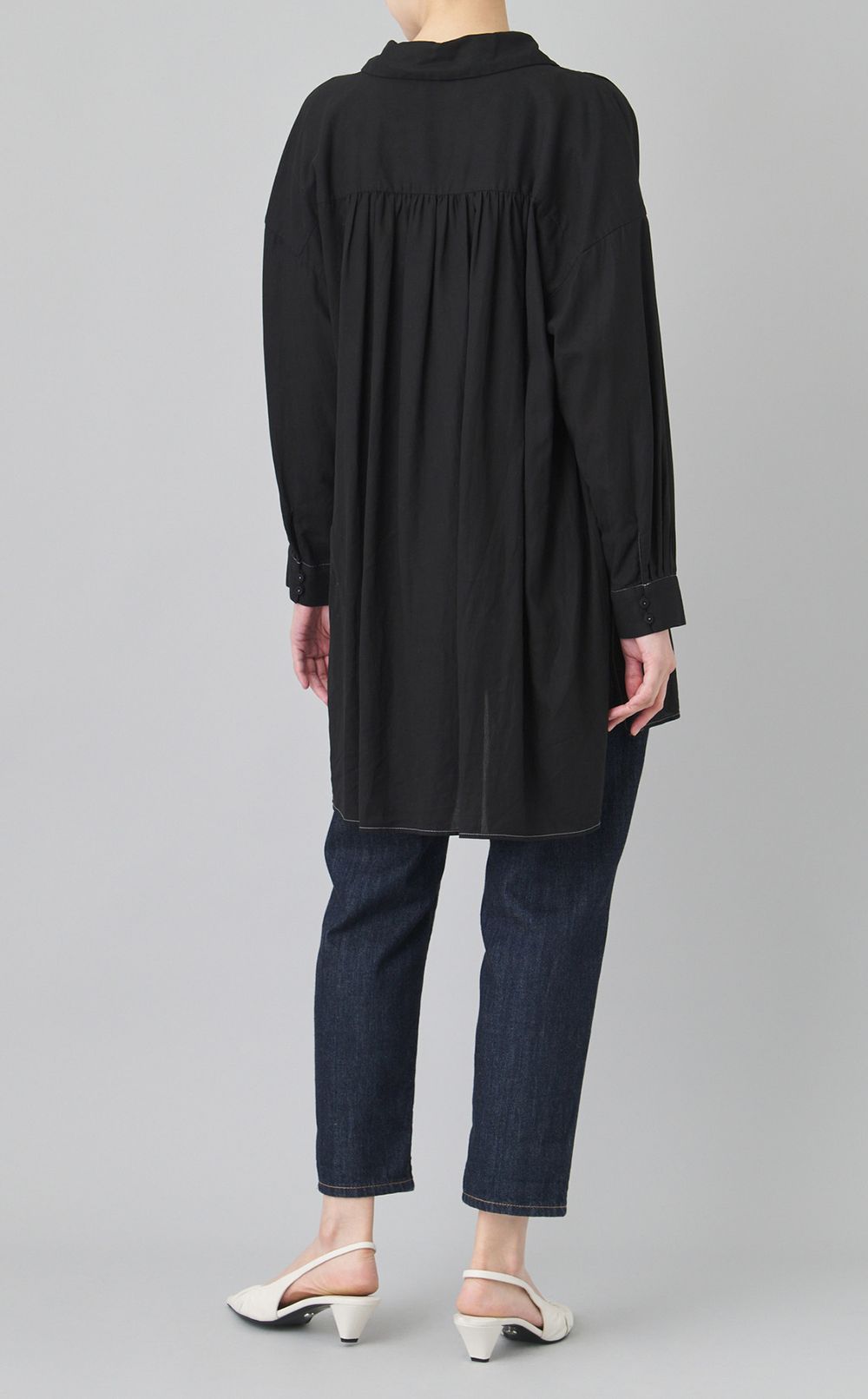 【reADdress】オープンネックロングシャツ