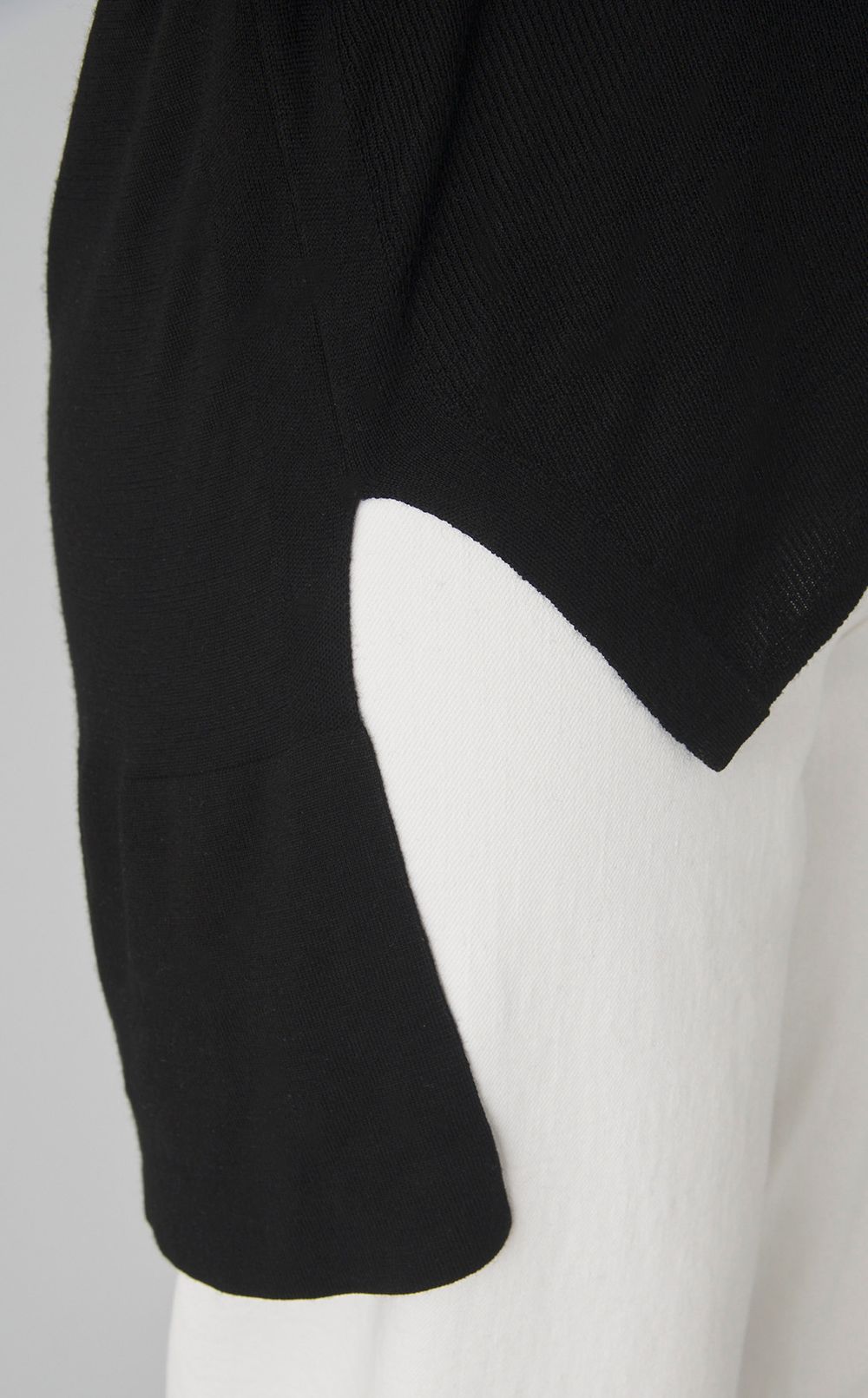 【reADdress】Vネックウールニットプルオーバー