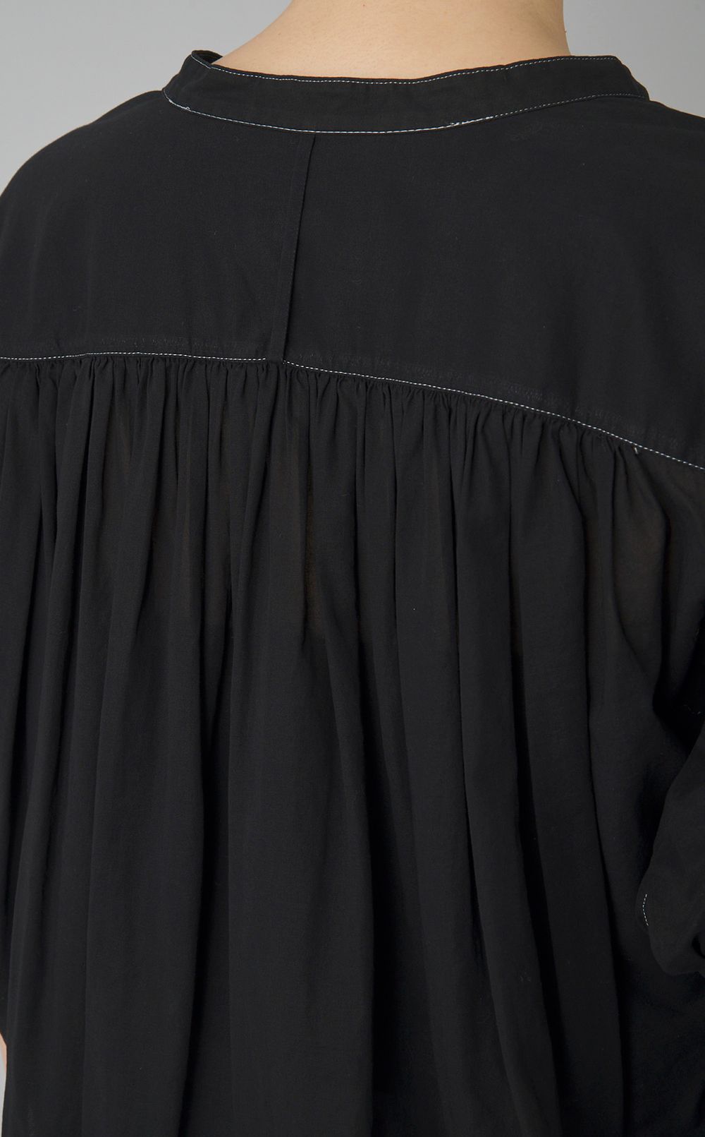 【reADdress】スキッパーギャザーブラウス