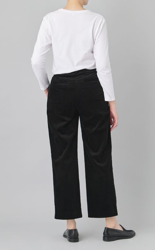 【reADdress】コーデュロイテーパードパンツ