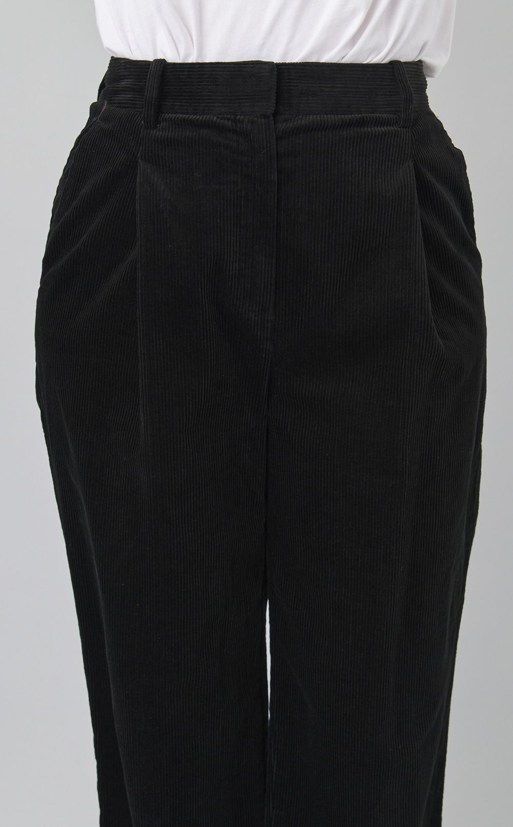 【reADdress】コーデュロイテーパードパンツ