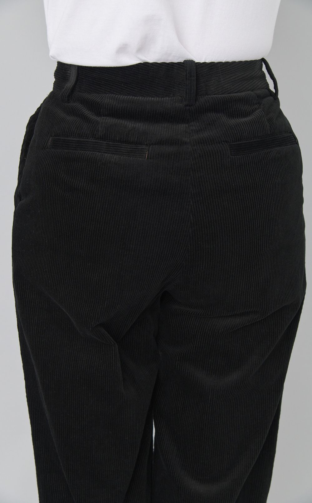 【reADdress】コーデュロイテーパードパンツ