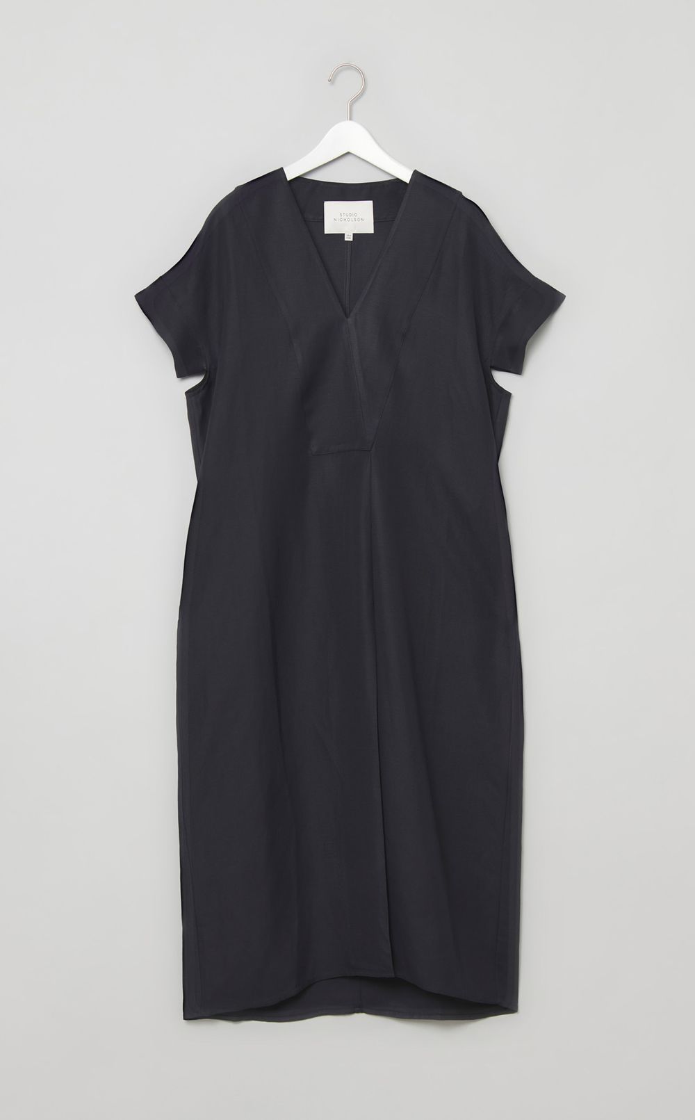 ヴィスコースリネンvネックワンピース