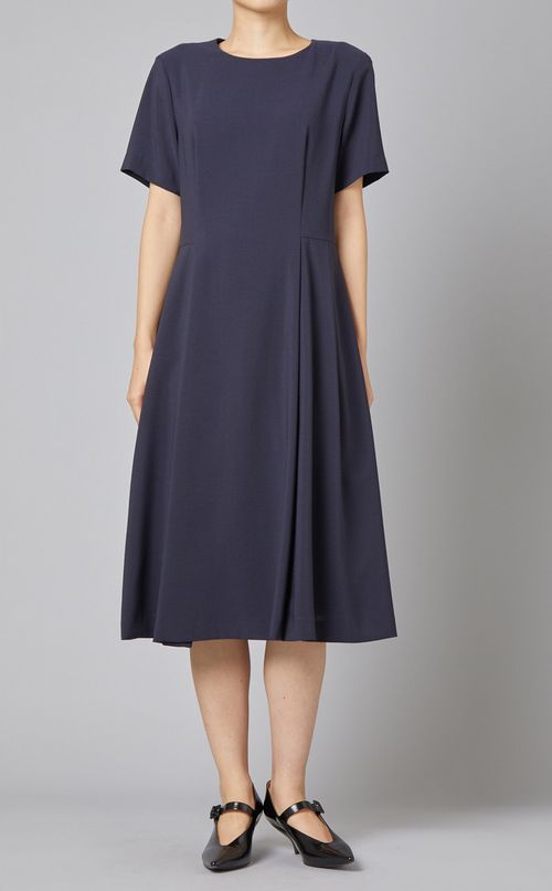 クルーネックフレアワンピース