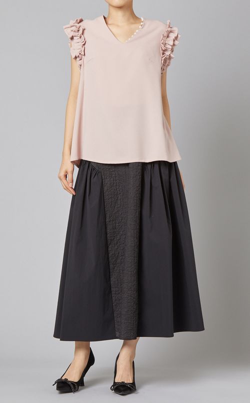 フリルスリーブVネックブラウス