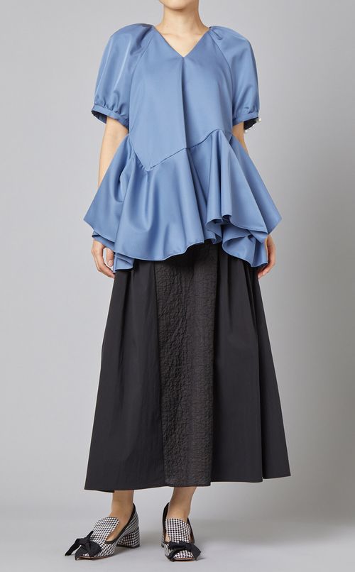ペプラムVネックブラウス