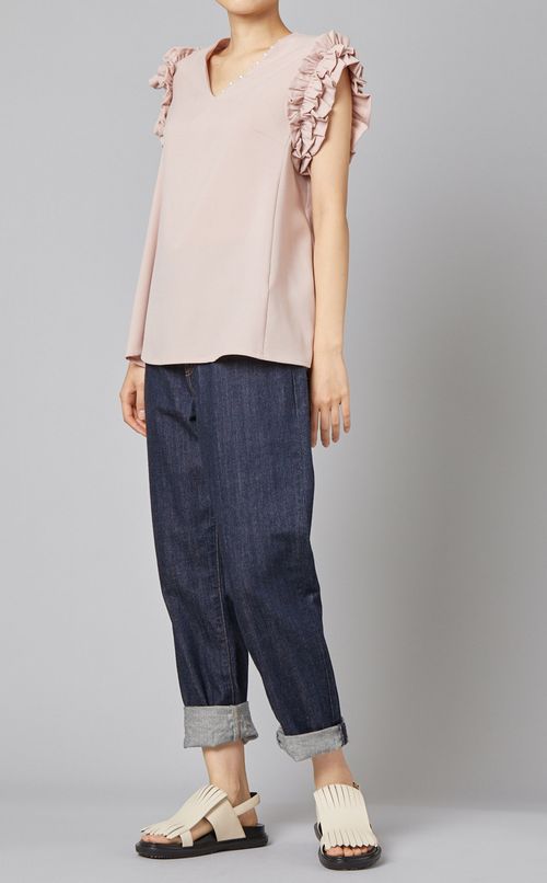 フリルスリーブVネックブラウス