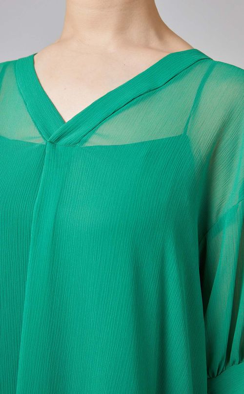 Vネックワンピース