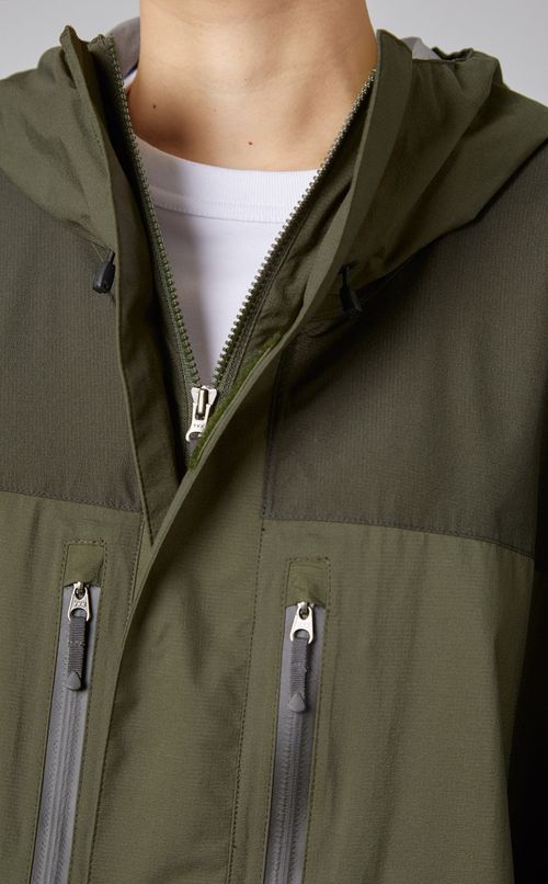 ナイロンフーディポンチョ