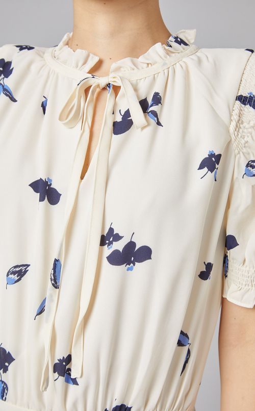 フラワープリントシャーリングワンピース