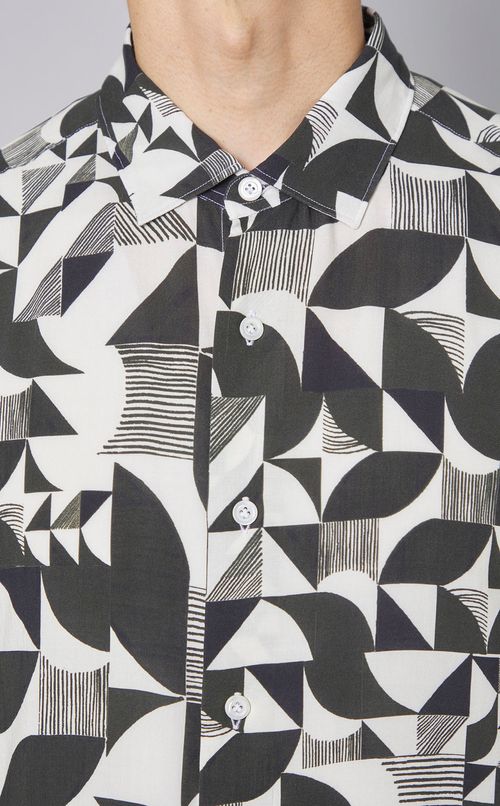 ジオメトリックショートスリーブシャツ