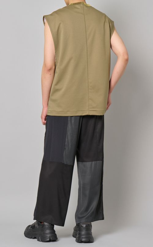 ロゴノースリーブトップス