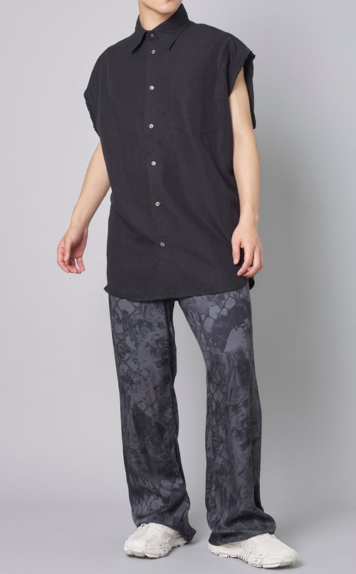 スリーブレスシャツ