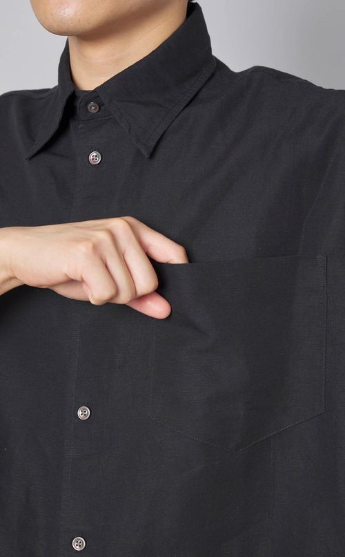 スリーブレスシャツ