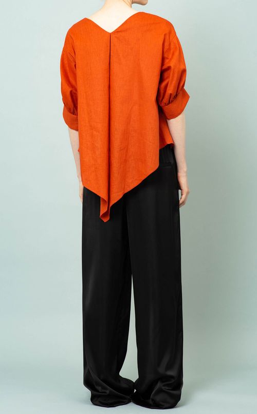 パフスリーブVネックブラウス