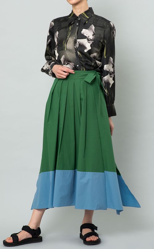 ボリュームタックミディスカート