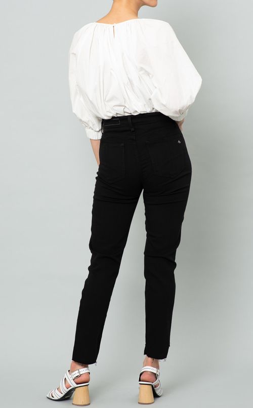 カットオフアンクルテーパードパンツ