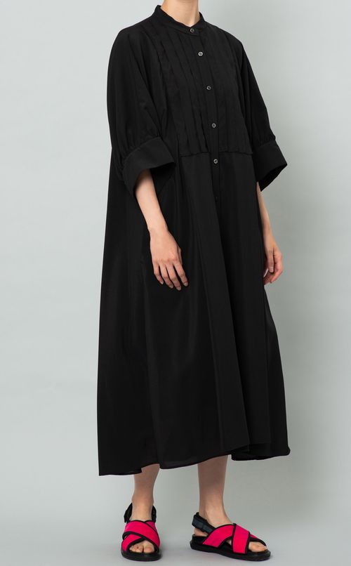 スタンドカラータックワンピース