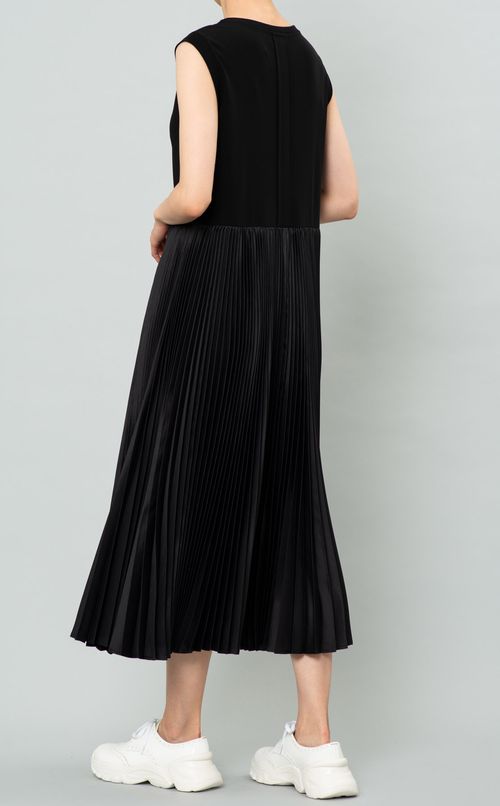 プリーツロングワンピース