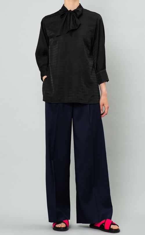 ジャガードボウタイブラウス