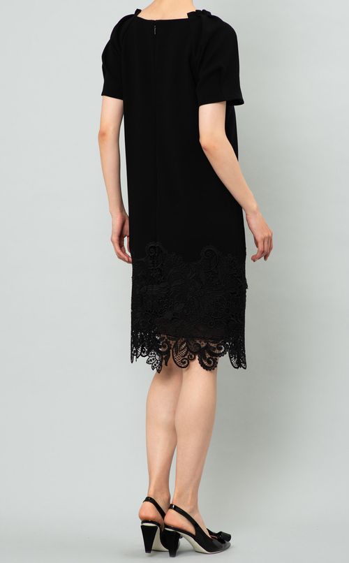 パフスリーブレースワンピース