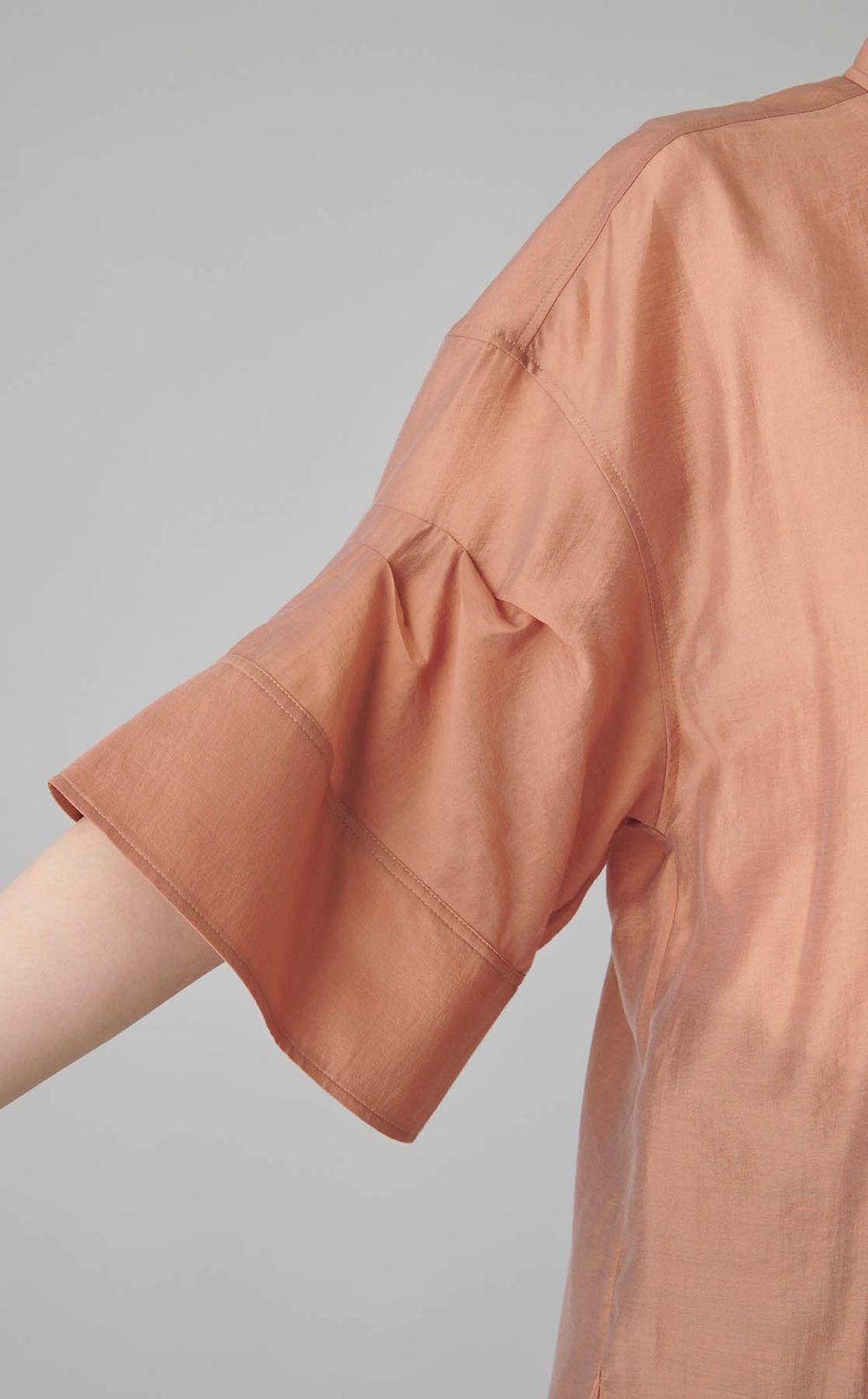 フレアスリーブブラウス