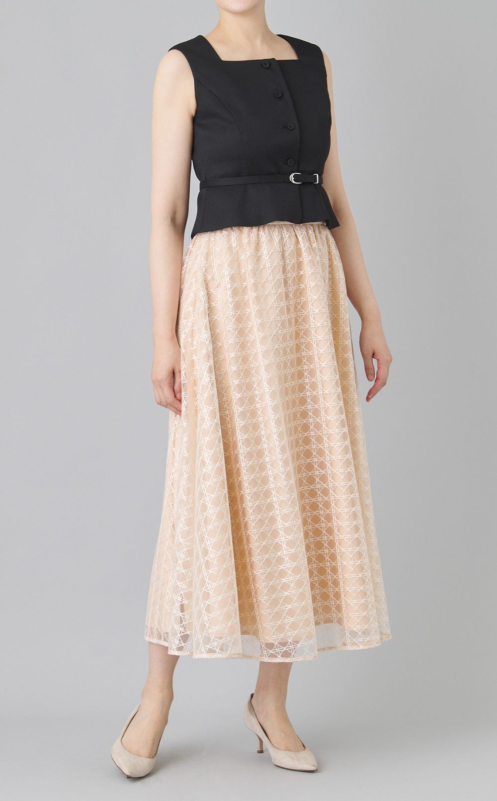 ジレ&チュールスカート