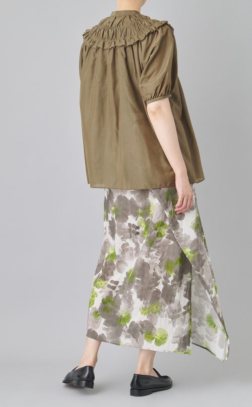 ギャザーパフスリーブブラウス