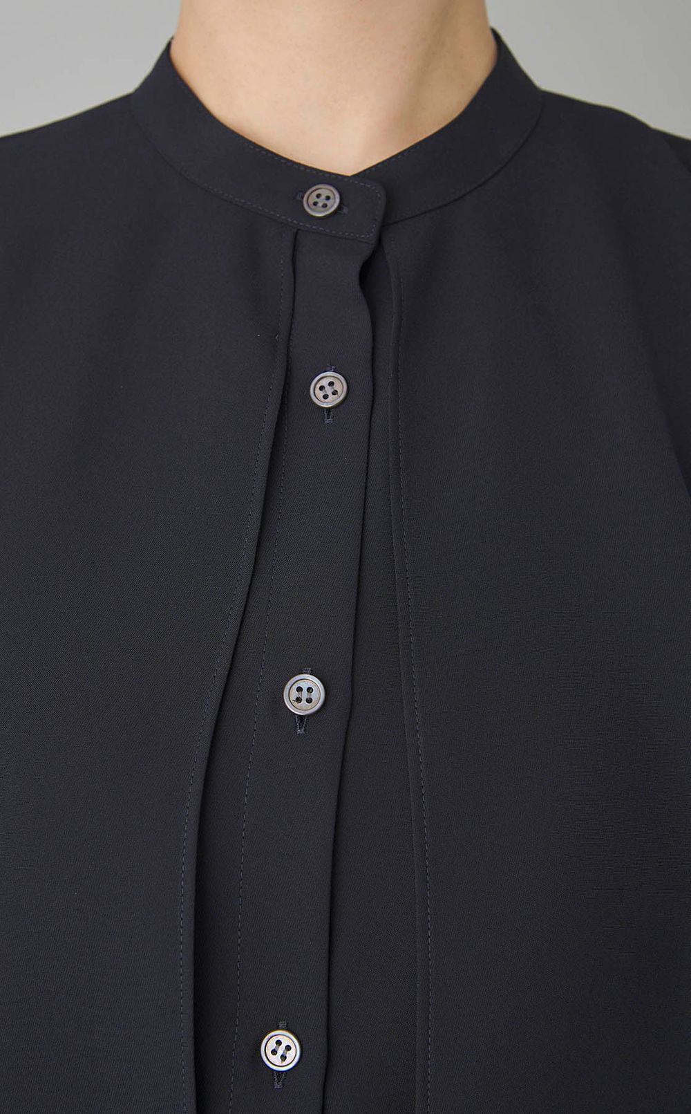 フロントタイバンドカラーシャツ