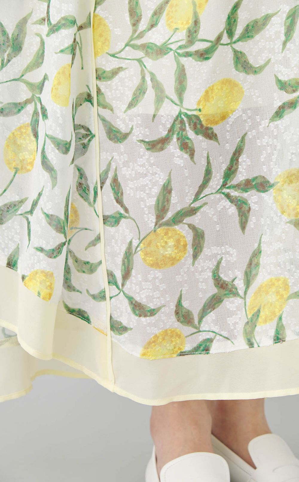 シフォンジャガードVネックワンピース