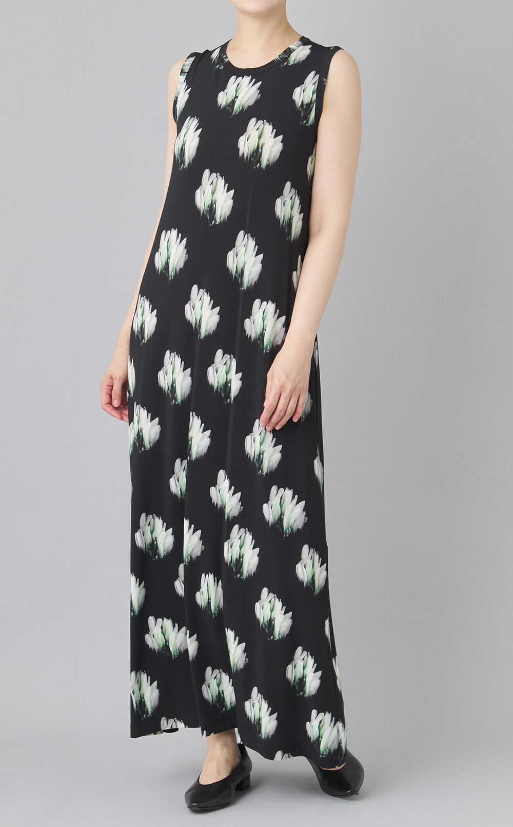 スリーブレスロングジャージードレス