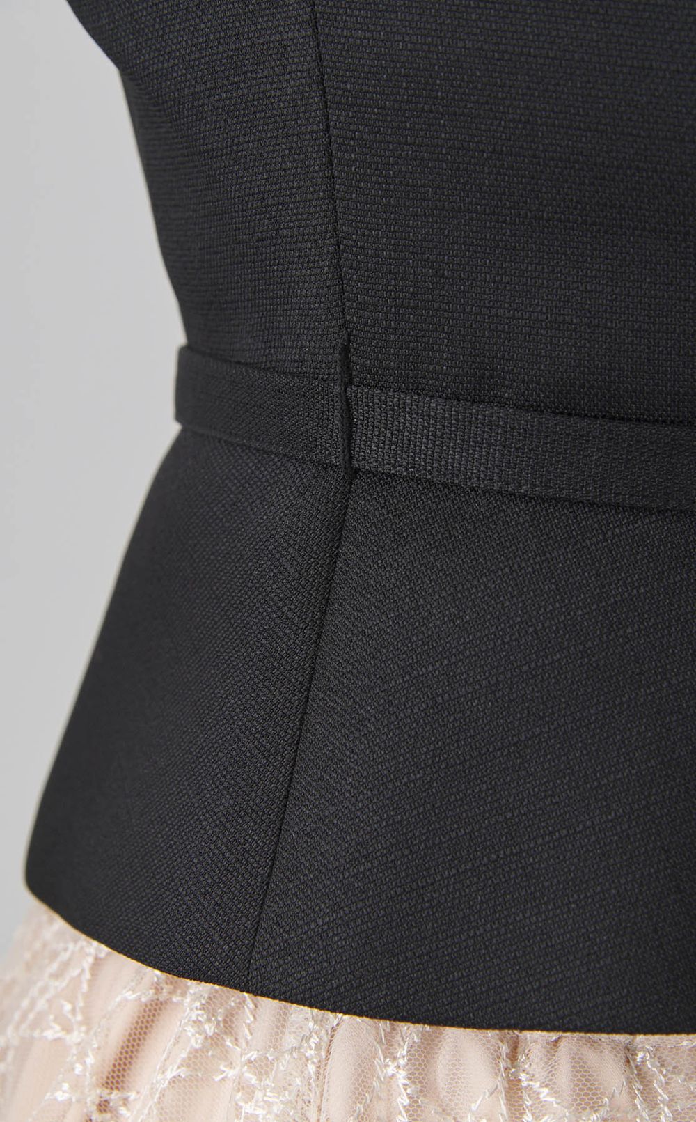 ジレ&チュールスカート