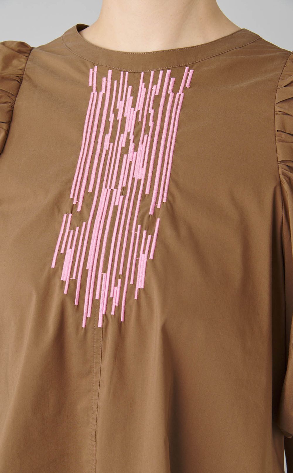 【reADdress】刺繍ブラウス