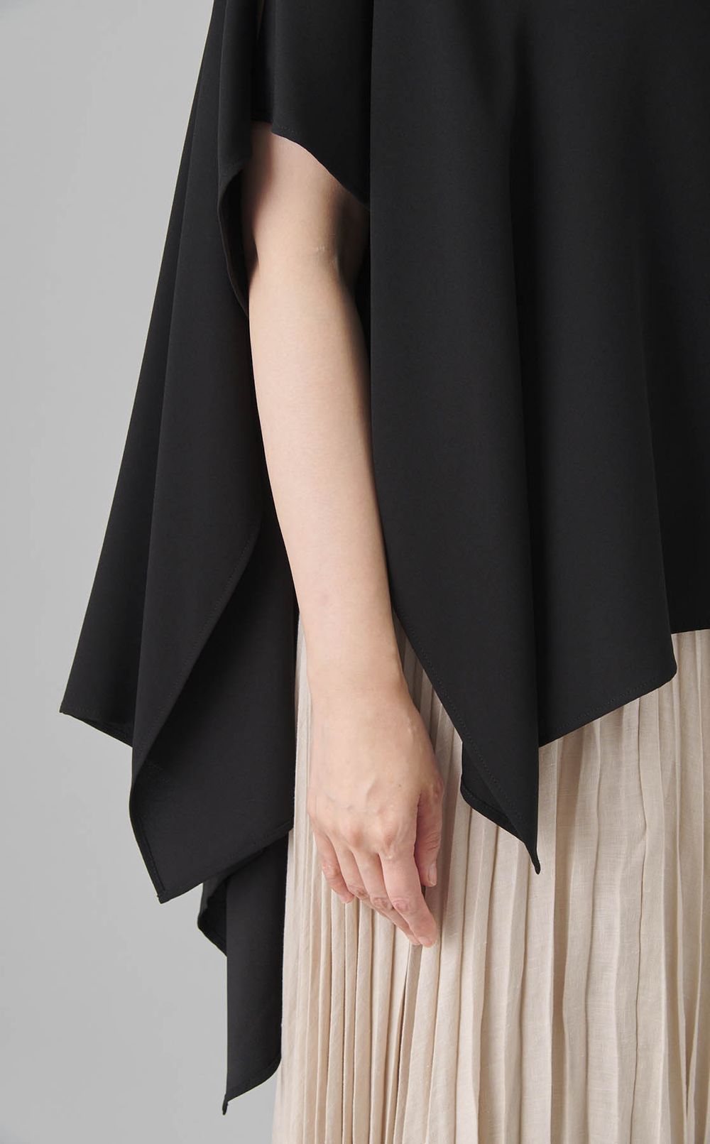 スリットスリーブブラウス