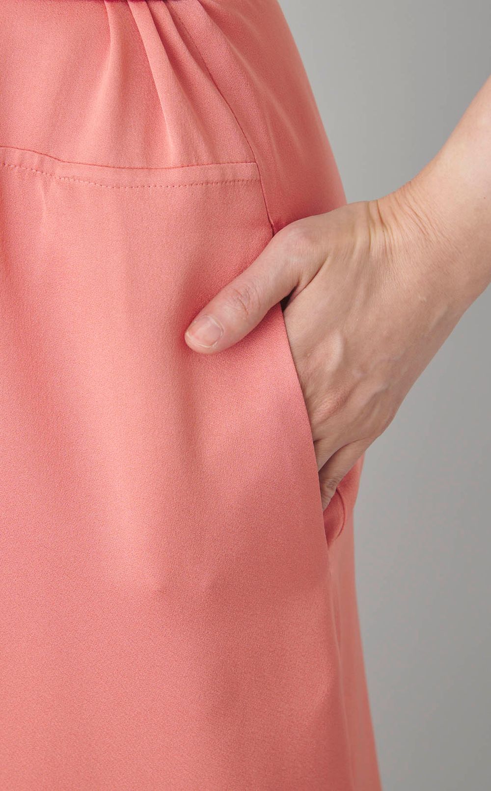 アシンメトリーデザインワンピース