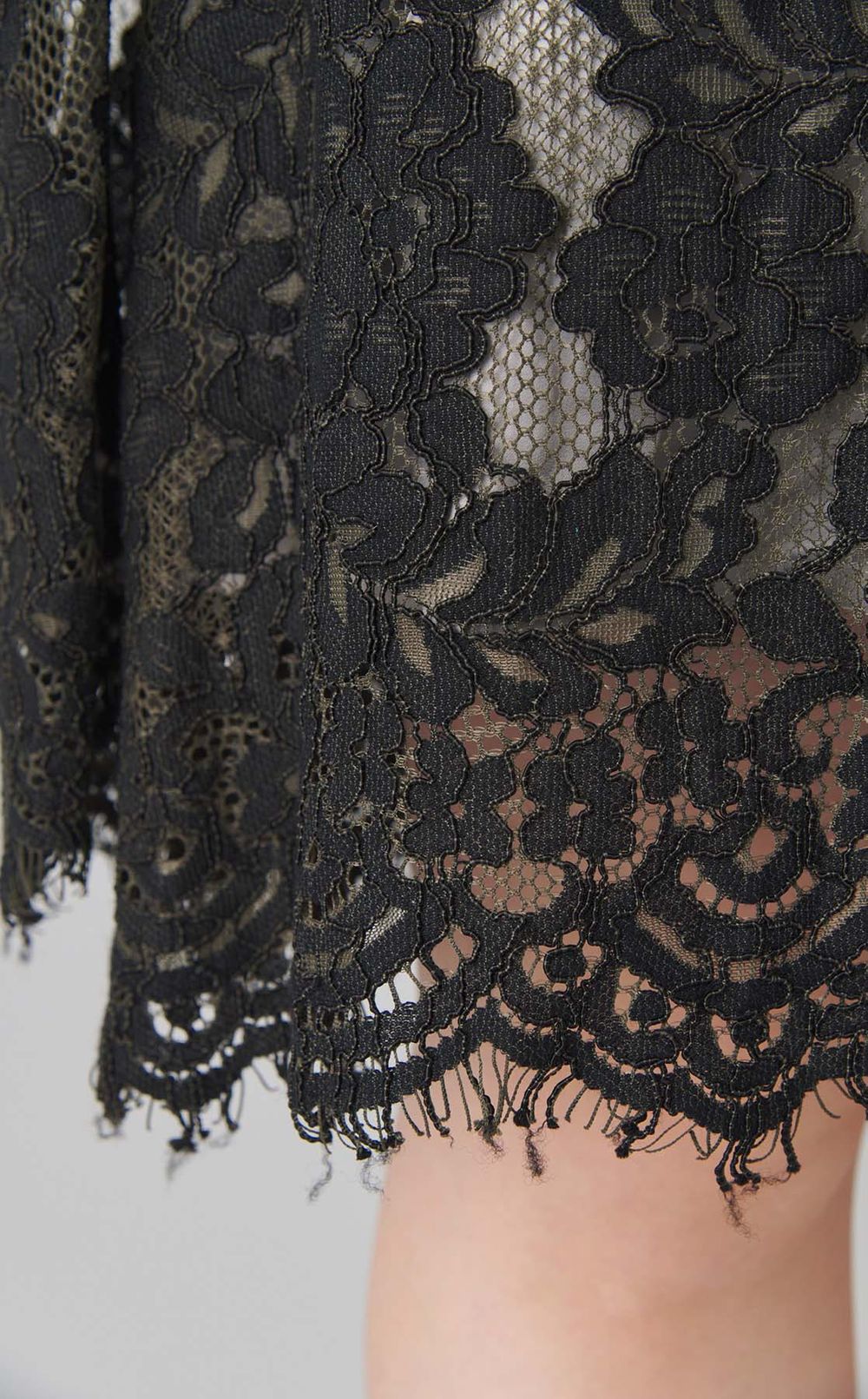 【reADdress】ケープ風レースワンピース