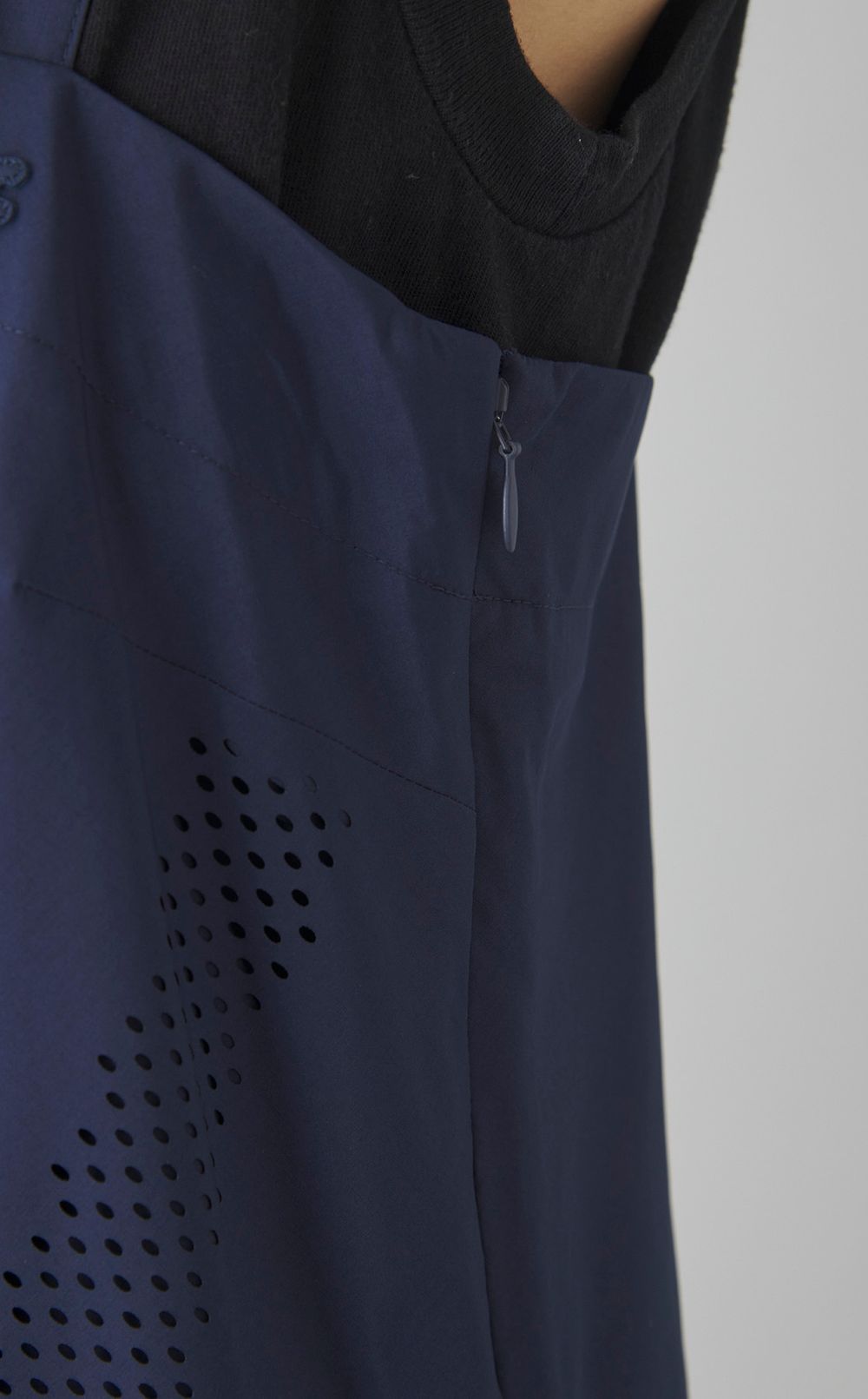 バックロゴキャミソールワンピース