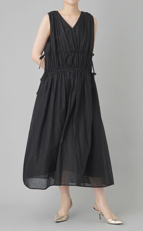 Vネックギャザーワンピース